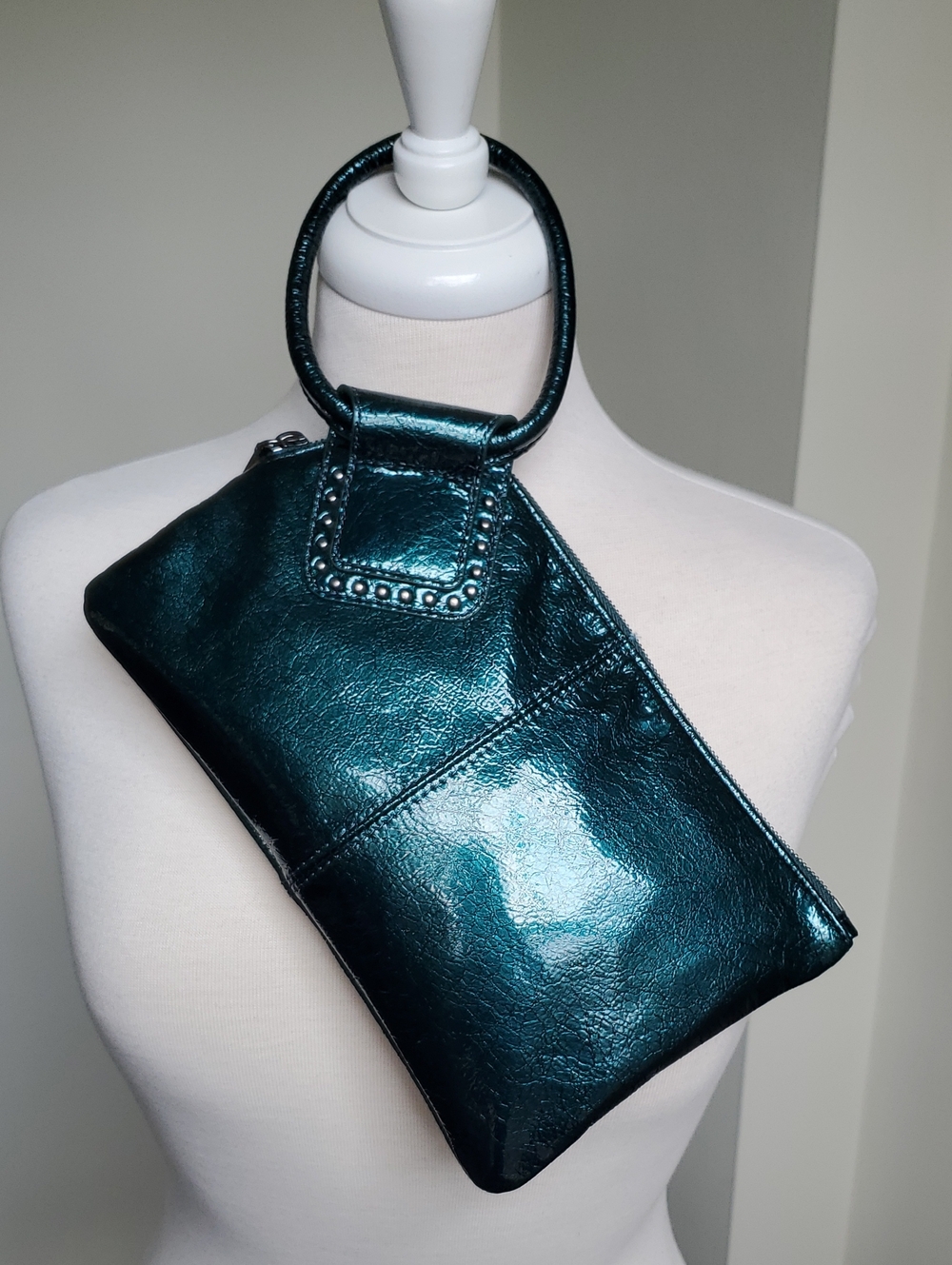 NWT Hobo "Sable" Leather Wristlet in Patent Leather Spruce Green